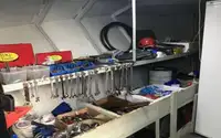 Tàu kéo lưới để bán