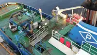 Tàu kéo để bán
