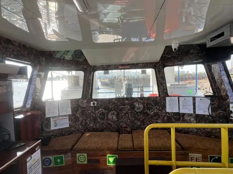 Tàu kéo để bán