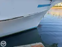 Tàu phà để bán