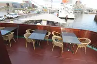 Sà lan để bán