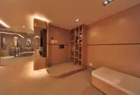 Tàu du lịch để bán