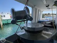 Tàu câu dài để bán