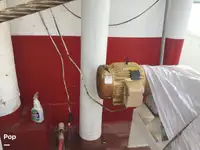 Tàu kéo lưới để bán