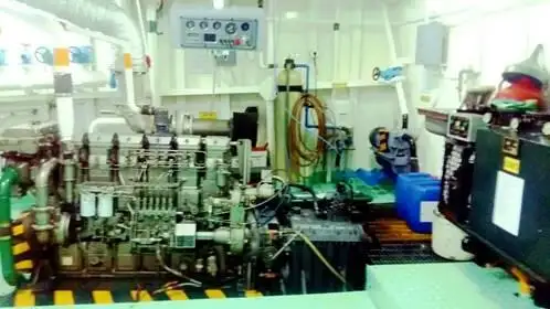 Tàu kéo để bán