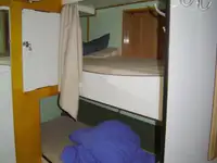 Tàu làm việc để bán