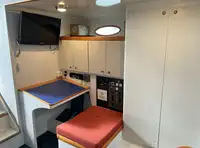 Tàu nghiên cứu để bán