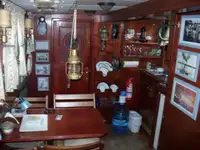 Tàu chữa cháy để bán