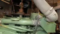Tàu kéo lưới để bán