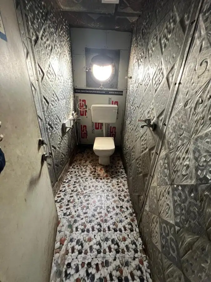 Tàu kéo để bán