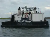 Tàu kéo để bán