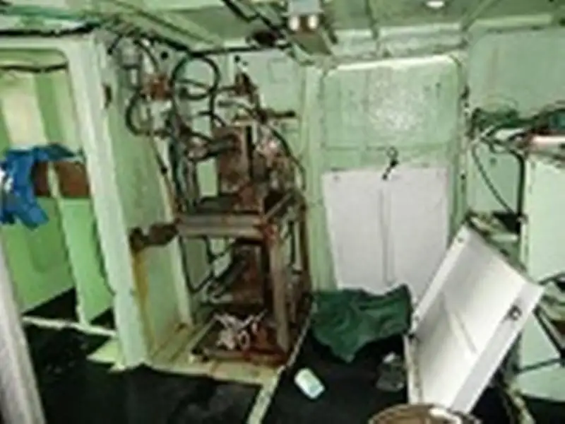 Tàu câu dài để bán