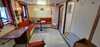 Tàu chở nhiên liệu để bán