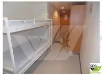 Sà lan chở người để bán
