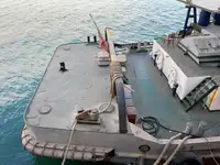 Tàu làm việc để bán
