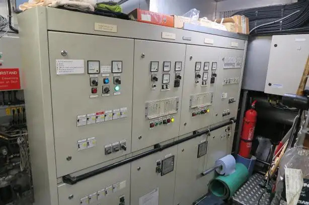 Tàu tuần tra để bán