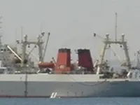 Tàu kéo lưới để bán