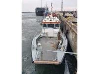 Tàu làm việc để bán