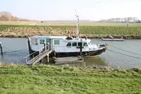 Tàu chở khách để bán