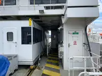 Tàu container để bán