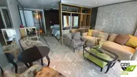 Tàu du lịch để bán
