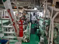 Tàu kéo để bán