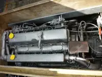 Tàu kéo lưới để bán
