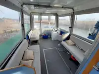 Tàu phà để bán