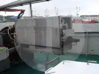Tàu kéo lưới ngang để bán