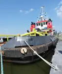 Tàu kéo để bán