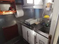 Tàu kéo để bán