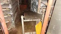 Tàu kéo lưới để bán