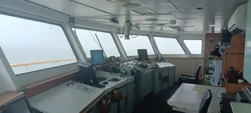 Tàu phà để bán