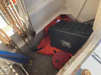 Tàu đổ bộ, chở hàng để bán