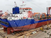 Tàu nạo vét để bán