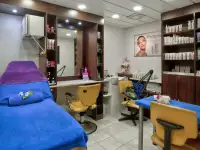 Tàu du lịch để bán