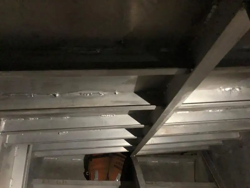 Tàu container để bán