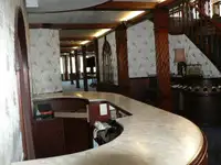 Tàu hai thân để bán