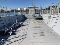 Tàu đổ bộ, chở hàng để bán