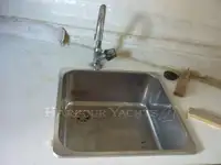 Tàu kéo lưới để bán