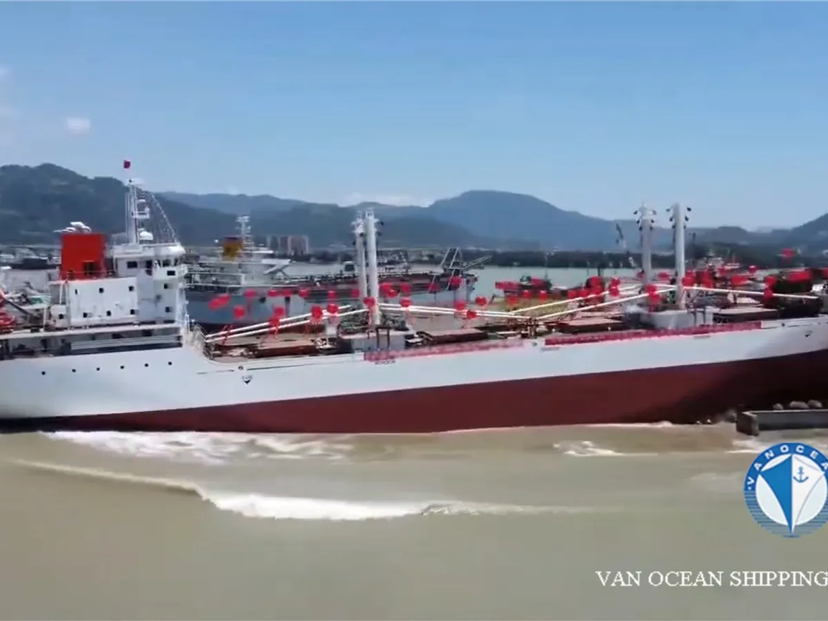 Tàu lạnh để bán
