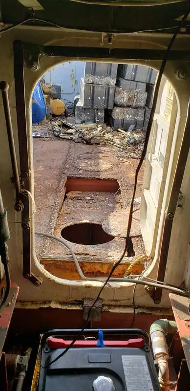 Tàu kéo để bán
