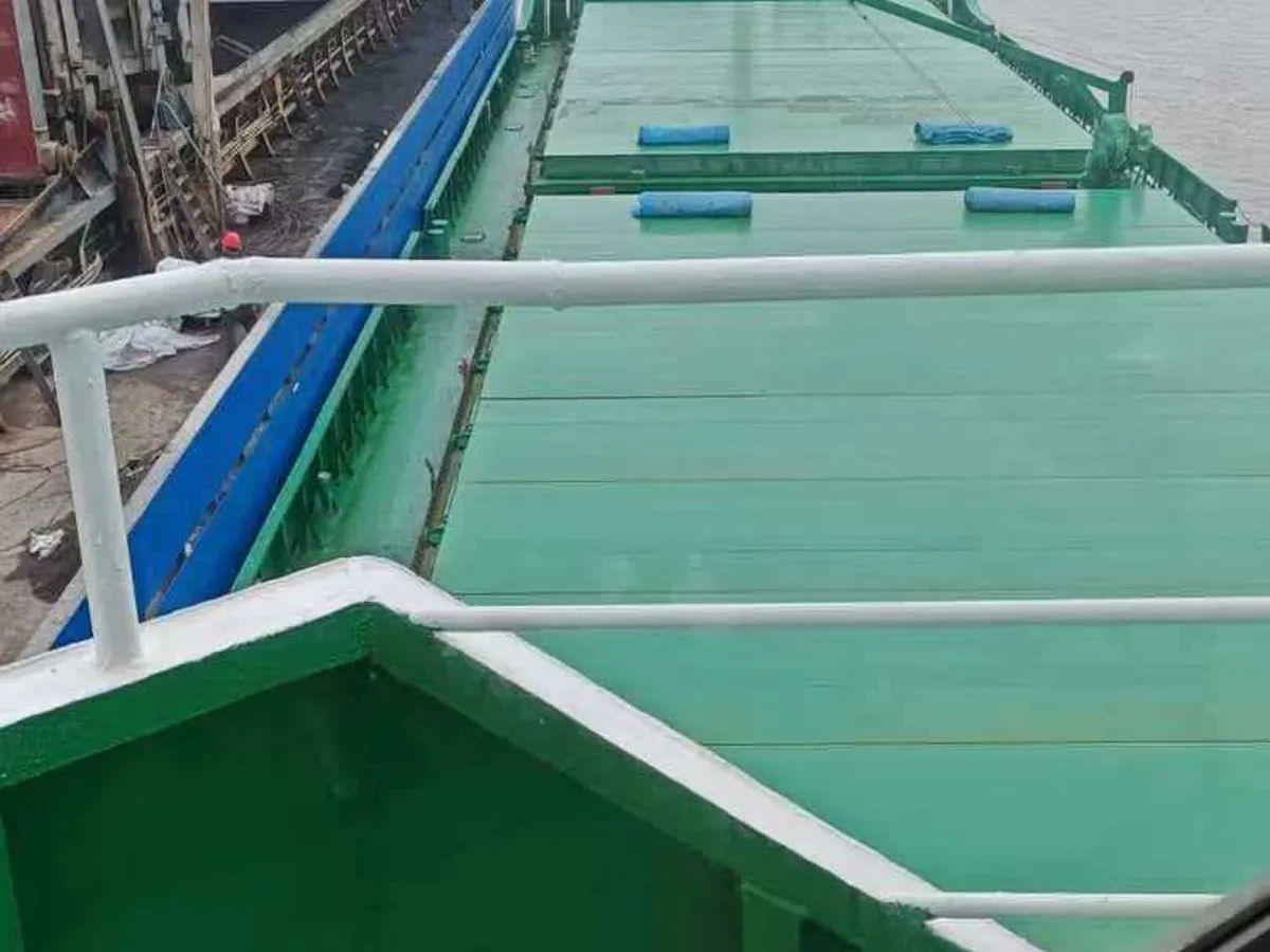 Tàu chở hàng rời để bán