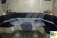 Tàu làm việc để bán