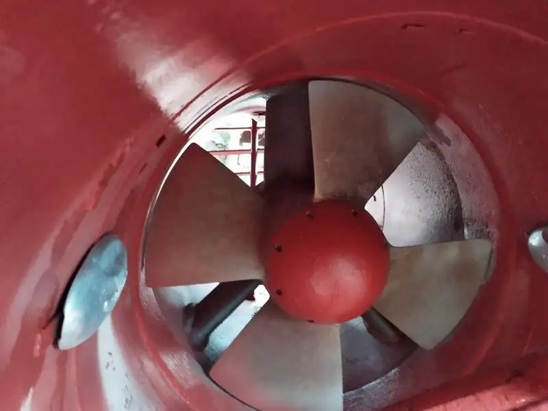 Tàu kéo để bán