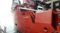 Tàu kéo để bán