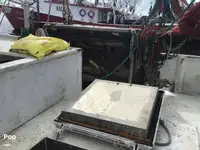 Tàu kéo lưới để bán