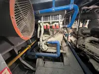 Tàu chở thủy thủ đoàn để bán