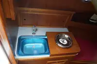 Tàu kéo để bán