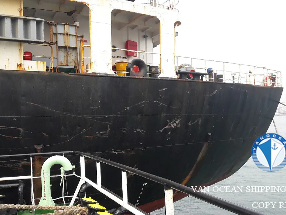 Tàu chở dầu/hóa chất để bán